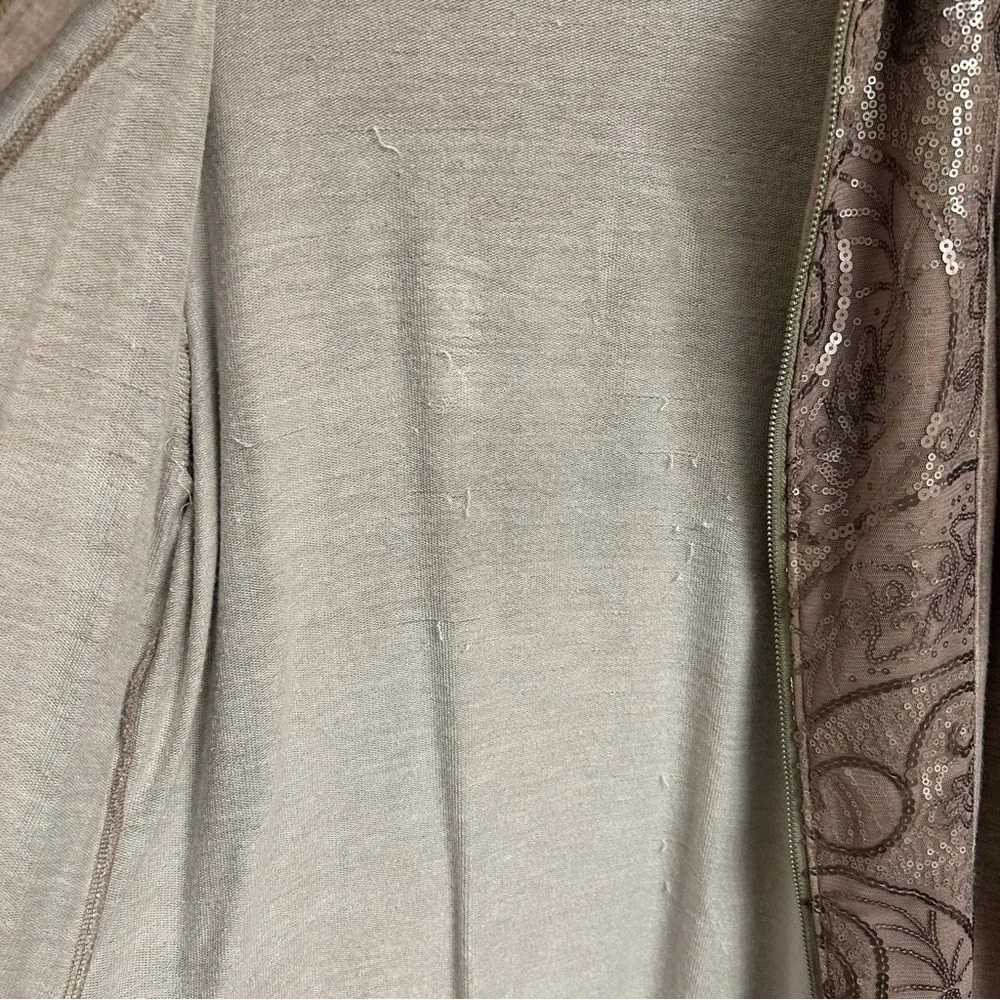 Chico’s Zenergy Women’s 2 Lg Beige Sequined Zip Up Jacket Side Ruched Athletic - Picture 10 of 12